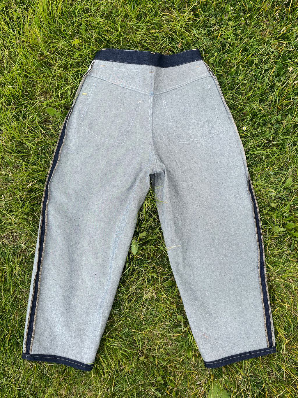BLUE ROOTS JEANS
